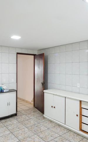 Casa à venda com 360m², 4 quartos e 6 vagasCozinha 1