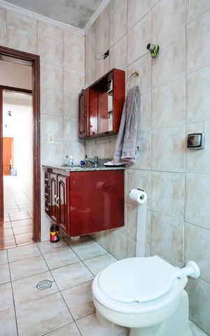 Casa à venda com 360m², 4 quartos e 6 vagasBanheiro da suíte 1
