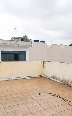 Casa à venda com 360m², 4 quartos e 6 vagasQuintal