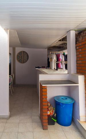 Casa à venda com 380m², 6 quartos e 4 vagas Casa à venda com 380m², 6 quartos e 4 vagasChurrasqueira