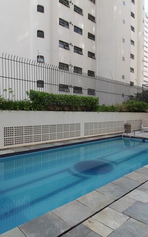 Apartamento para alugar com 101m², 3 quartos e 2 vagasÁrea Comum - Piscina
