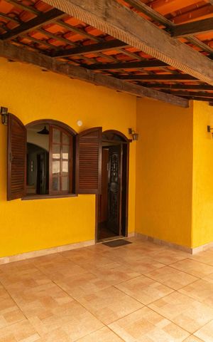 Casa à venda com 550m², 4 quartos e 3 vagas Casa à venda com 550m², 4 quartos e 3 vagasEntrada