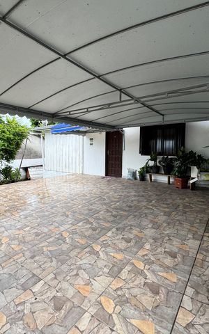 Casa à venda com 120m², 2 quartos e 2 vagas Casa à venda com 120m², 2 quartos e 2 vagasGaragem