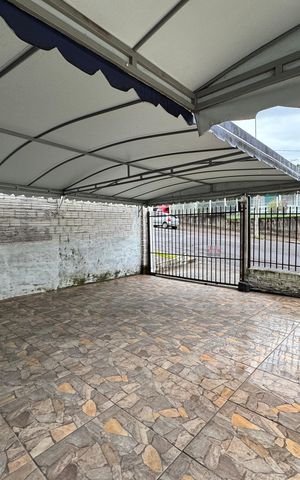 Casa à venda com 120m², 2 quartos e 2 vagas Casa à venda com 120m², 2 quartos e 2 vagasGaragem