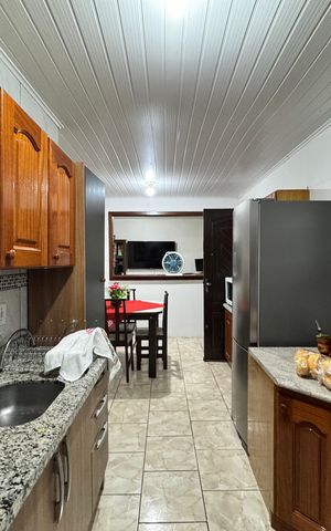 Casa à venda com 120m², 2 quartos e 2 vagas Casa à venda com 120m², 2 quartos e 2 vagasCozinha