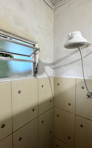 Casa à venda com 120m², 2 quartos e 2 vagas Casa à venda com 120m², 2 quartos e 2 vagasBanheiro