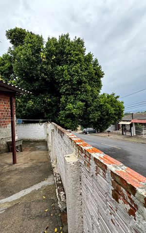 Casa à venda com 120m², 2 quartos e 2 vagas Casa à venda com 120m², 2 quartos e 2 vagasÁrea Externa