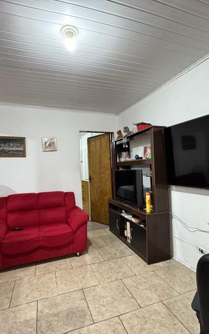 Casa à venda com 120m², 2 quartos e 2 vagas Casa à venda com 120m², 2 quartos e 2 vagasSala