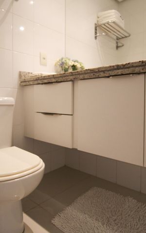 Apartamento à venda com 120m², 3 quartos e 2 vagas Apartamento à venda com 120m², 3 quartos e 2 vagasBanheiro Social
