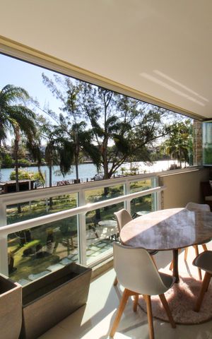 Apartamento à venda com 120m², 3 quartos e 2 vagas Apartamento à venda com 120m², 3 quartos e 2 vagasVaranda