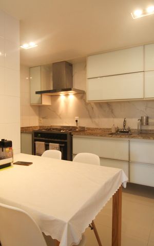 Apartamento à venda com 120m², 3 quartos e 2 vagas Apartamento à venda com 120m², 3 quartos e 2 vagasCozinha