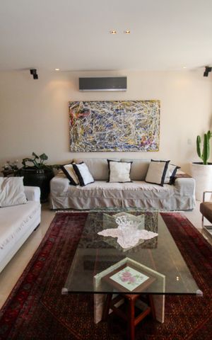 Apartamento à venda com 120m², 3 quartos e 2 vagas Apartamento à venda com 120m², 3 quartos e 2 vagasSala