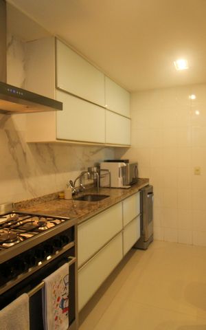 Apartamento à venda com 120m², 3 quartos e 2 vagas Apartamento à venda com 120m², 3 quartos e 2 vagasCozinha