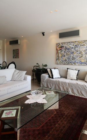 Apartamento à venda com 120m², 3 quartos e 2 vagas Apartamento à venda com 120m², 3 quartos e 2 vagasSala