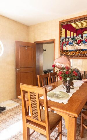 Casa à venda com 130m², 3 quartos e 2 vagas Casa à venda com 130m², 3 quartos e 2 vagasCozinha