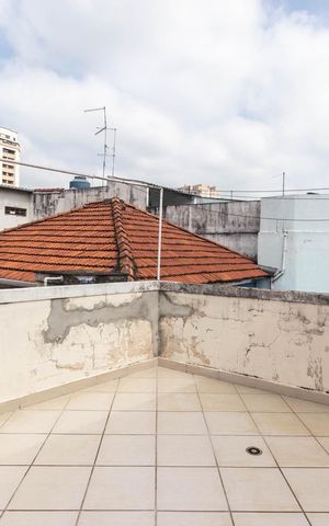 Casa à venda com 130m², 3 quartos e 2 vagas Casa à venda com 130m², 3 quartos e 2 vagasVaranda