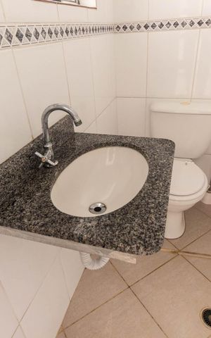 Casa à venda com 130m², 3 quartos e 2 vagas Casa à venda com 130m², 3 quartos e 2 vagasBanheiro de serviço