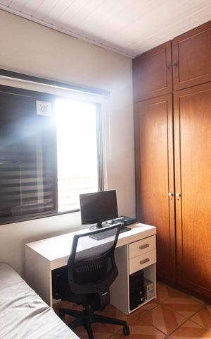 Casa à venda com 130m², 3 quartos e 2 vagas Casa à venda com 130m², 3 quartos e 2 vagasQuarto 2