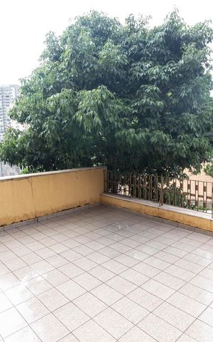 Casa à venda com 130m², 3 quartos e 2 vagas Casa à venda com 130m², 3 quartos e 2 vagasVaranda