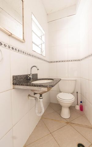 Casa à venda com 130m², 3 quartos e 2 vagas Casa à venda com 130m², 3 quartos e 2 vagasBanheiro de serviço