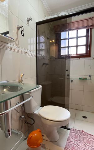Casa à venda com 150m², 4 quartos e 1 vaga Casa à venda com 150m², 4 quartos e 1 vagaBanheiro Social