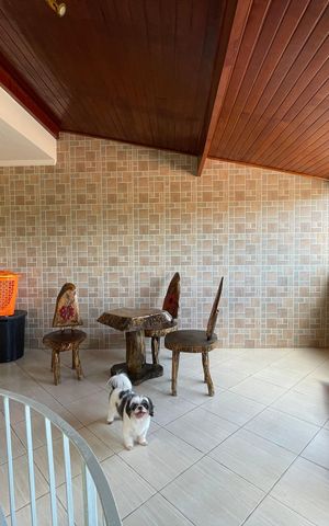 Casa à venda com 150m², 4 quartos e 1 vaga Casa à venda com 150m², 4 quartos e 1 vagaVaranda
