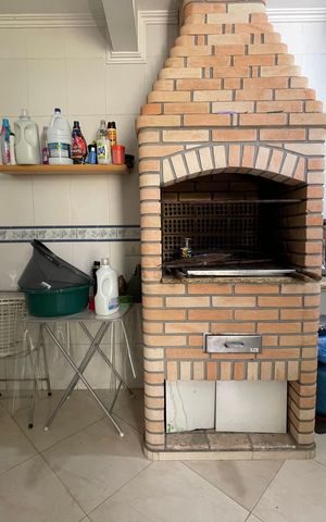 Casa à venda com 150m², 4 quartos e 1 vaga Casa à venda com 150m², 4 quartos e 1 vagaChurrasqueira