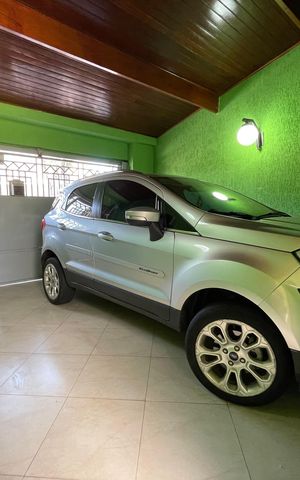 Casa à venda com 150m², 4 quartos e 1 vaga Casa à venda com 150m², 4 quartos e 1 vagaGaragem