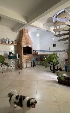 Casa à venda com 150m², 4 quartos e 1 vaga Casa à venda com 150m², 4 quartos e 1 vagaQuintal