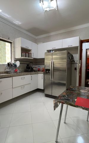 Casa à venda com 150m², 4 quartos e 1 vaga Casa à venda com 150m², 4 quartos e 1 vagaCozinha