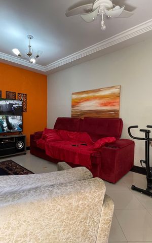 Casa à venda com 150m², 4 quartos e 1 vaga Casa à venda com 150m², 4 quartos e 1 vagaSala