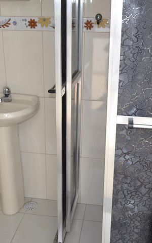 Casa de condomínio para alugar com 118m², 2 quartos e 1 vagaBanheiro de Serviço
