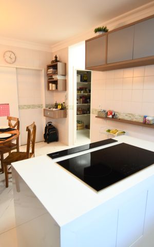 Casa de condomínio para alugar com 398m², 4 quartos e 6 vagasCozinha