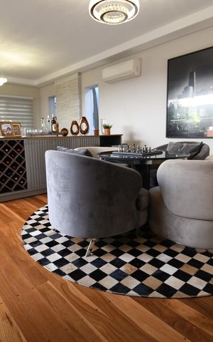 Casa de condomínio para alugar com 398m², 4 quartos e 6 vagasSala