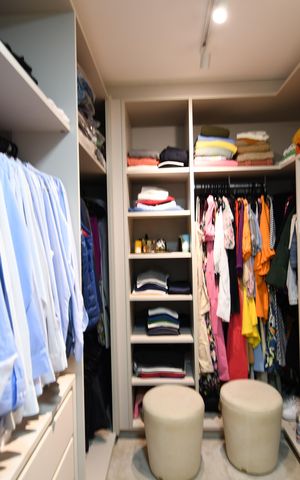 Casa de condomínio para alugar com 398m², 4 quartos e 6 vagasQuarto Suíte 3 - Closet