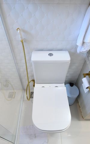 Casa de condomínio para alugar com 398m², 4 quartos e 6 vagasBanheiro 3