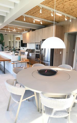 Casa de condomínio para alugar com 398m², 4 quartos e 6 vagasVaranda Gourmet