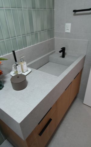 Casa de condomínio para alugar com 398m², 4 quartos e 6 vagasBanheiro 4
