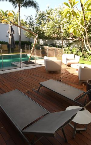Casa de condomínio para alugar com 398m², 4 quartos e 6 vagasQuintal / Piscina