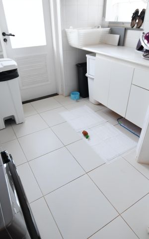 Casa de condomínio para alugar com 398m², 4 quartos e 6 vagasÁrea de Serviço
