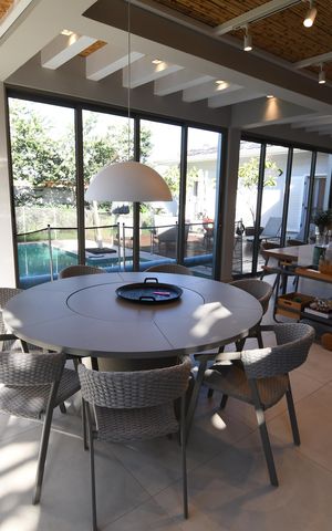 Casa de condomínio para alugar com 398m², 4 quartos e 6 vagasVaranda Gourmet