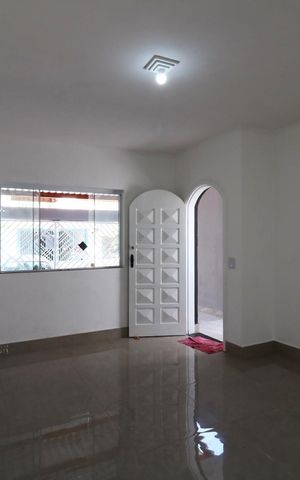 Casa à venda com 134m², 2 quartos e 2 vagasSala
