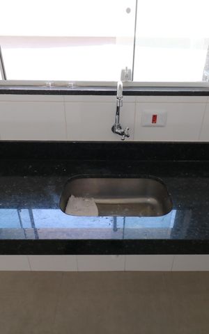 Casa à venda com 134m², 2 quartos e 2 vagasCozinha - Pia