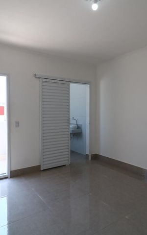 Casa à venda com 134m², 2 quartos e 2 vagasSuíte