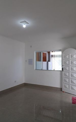 Casa à venda com 134m², 2 quartos e 2 vagasSala