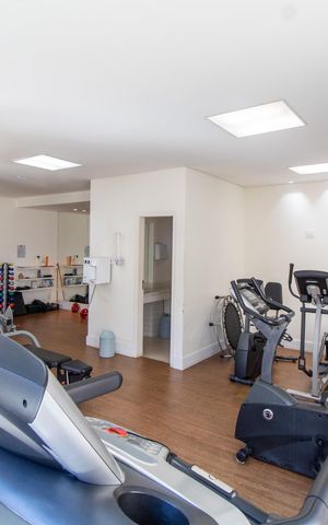 Apartamento à venda com 170m², 3 quartos e 3 vagas Apartamento à venda com 170m², 3 quartos e 3 vagasÁrea comum