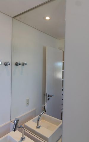 Apartamento à venda com 170m², 3 quartos e 3 vagas Apartamento à venda com 170m², 3 quartos e 3 vagasSuíte 1 Banheiro