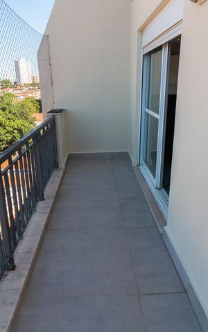 Apartamento à venda com 170m², 3 quartos e 3 vagas Apartamento à venda com 170m², 3 quartos e 3 vagasSuíte 2 Sacada
