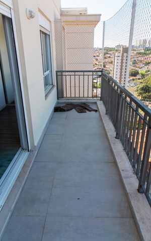 Apartamento à venda com 170m², 3 quartos e 3 vagas Apartamento à venda com 170m², 3 quartos e 3 vagasSuíte 2 Sacada