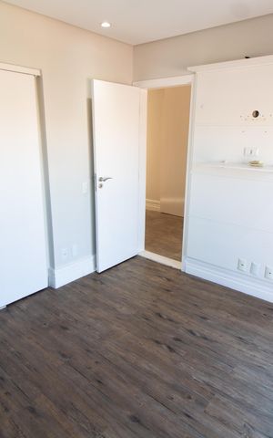 Apartamento à venda com 170m², 3 quartos e 3 vagas Apartamento à venda com 170m², 3 quartos e 3 vagasSuíte 2